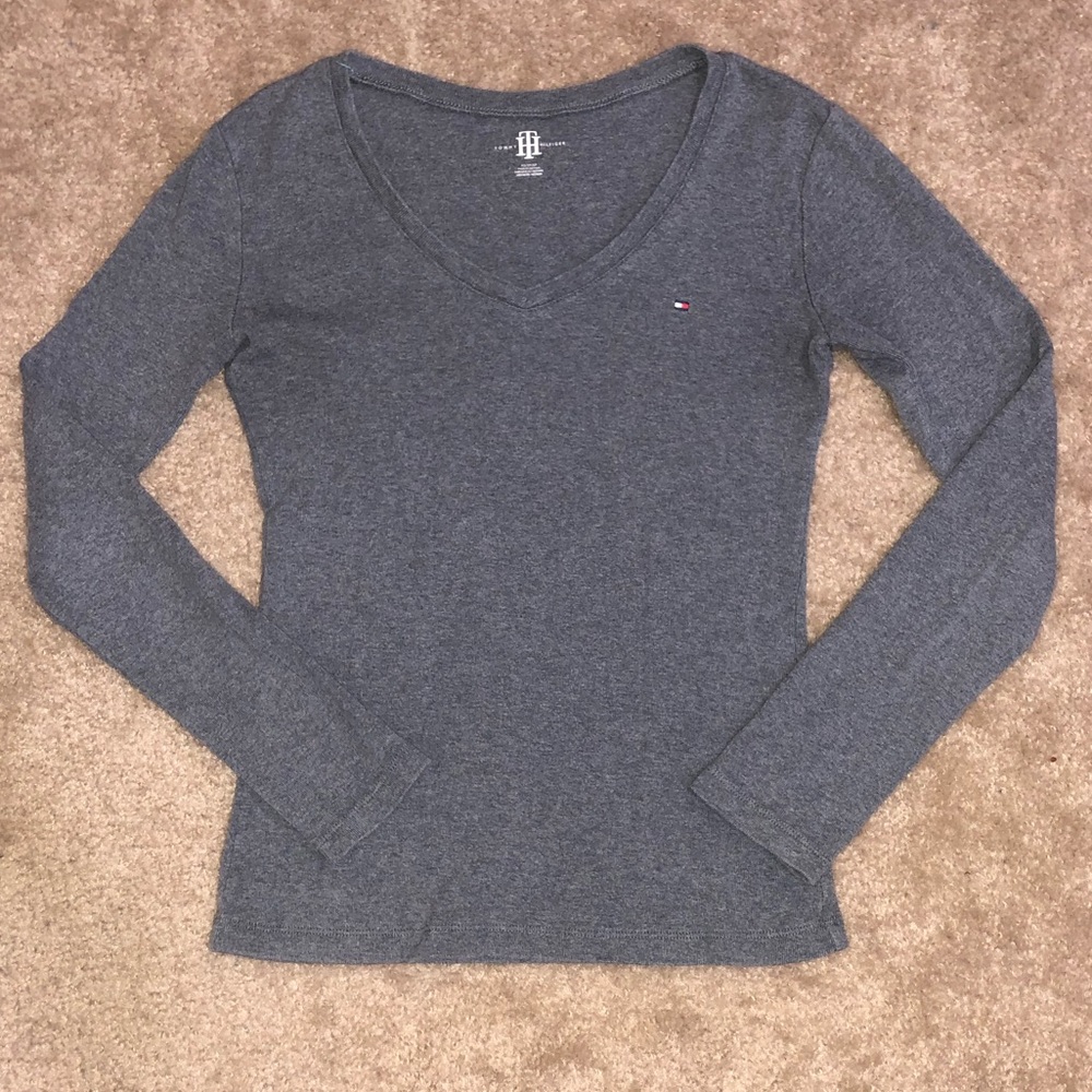 Grey Long Sleeve V Neck💗